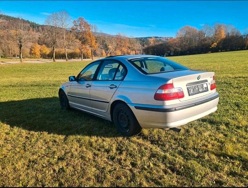 Gebraucht BMW 318 143 PS (105 kW) 2002 Silber Limousine