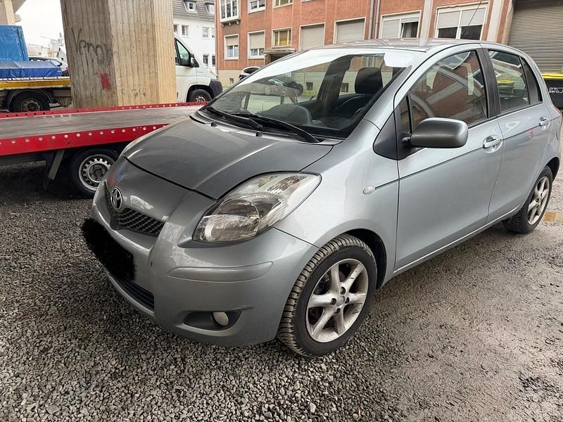 Grau Gebraucht 2009 Toyota Yaris Kleinwagen | 3.300 € (Superpreis) - Bild 1/4