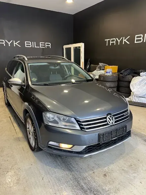 Gebraucht VW Passat Alltrack Basis 177 PS (130 kW) 2013 Grau Kombi