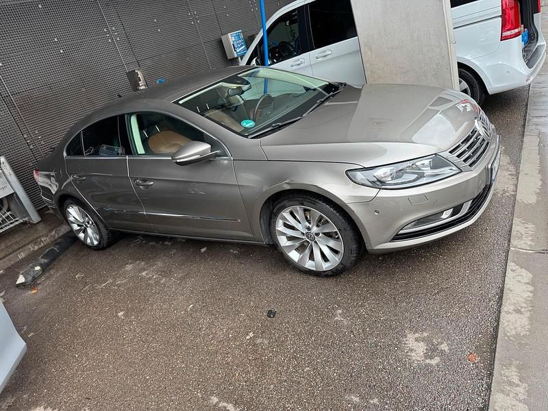 Gebraucht VW Passat 170 PS (125 kW) 2012 Gold Limousine