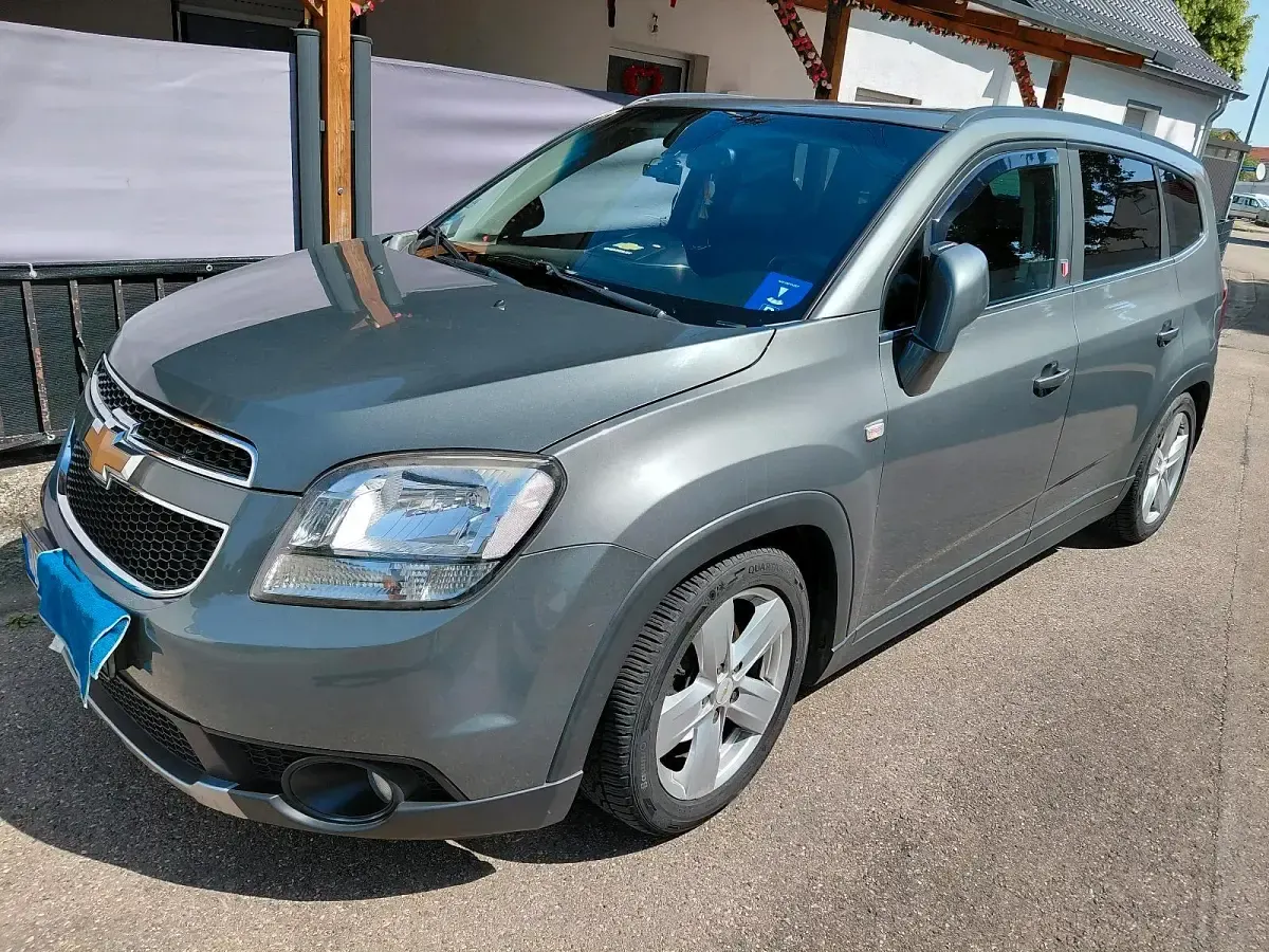 Gebraucht Chevrolet Orlando 163 PS (119 kW) 2012 Grau Van / Kleinbus