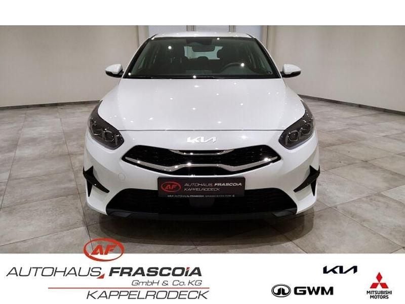 Gebraucht Kia Ceed Spirit 140 PS (102 kW) 2025 Kleinwagen