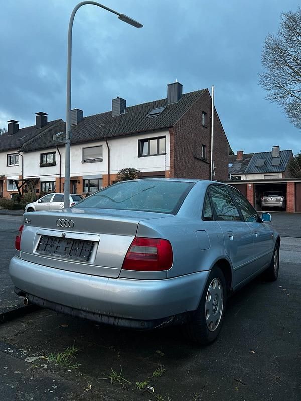 Gebraucht Audi A4 101 PS (74 kW) 1998 Limousine