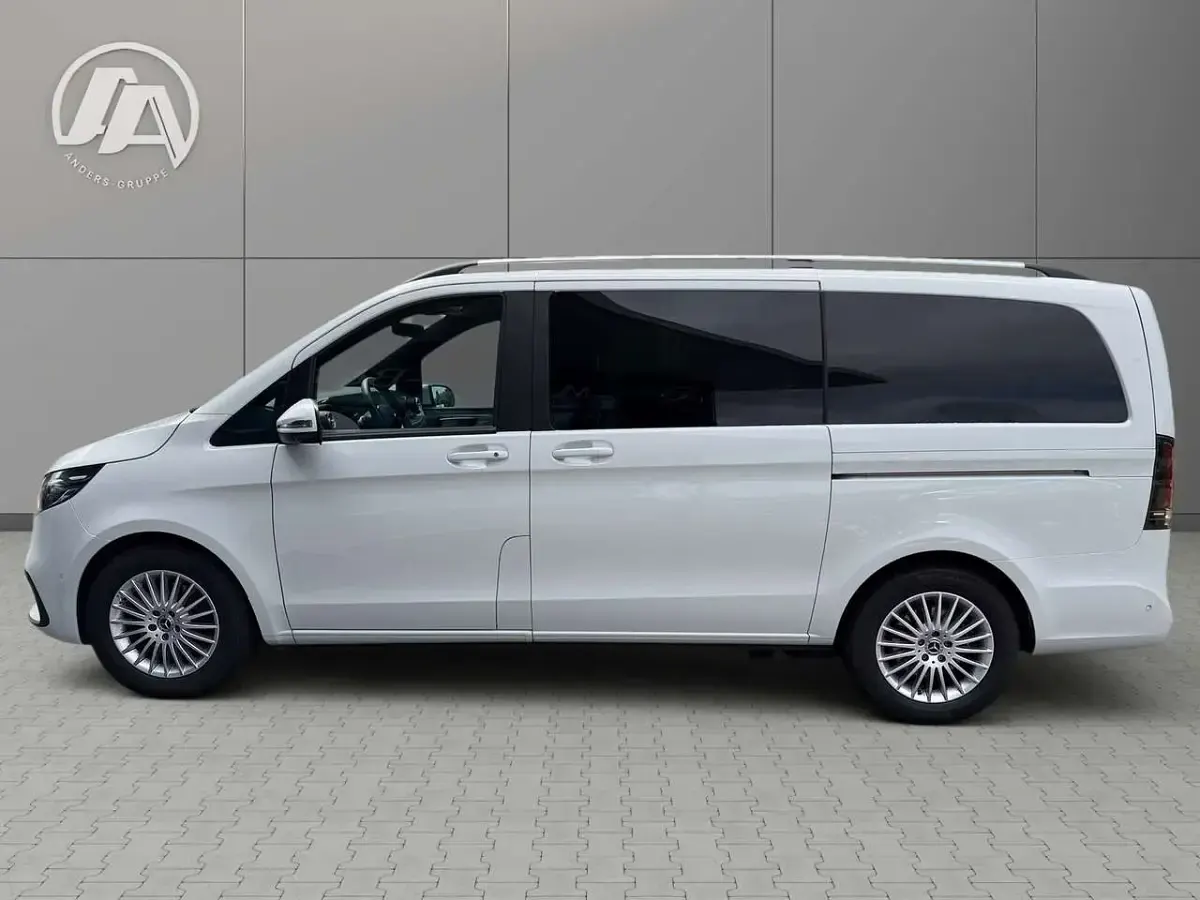 Gebraucht Mercedes V300 Style 237 PS (174 kW) 2025 Weiß Van / Kleinbus