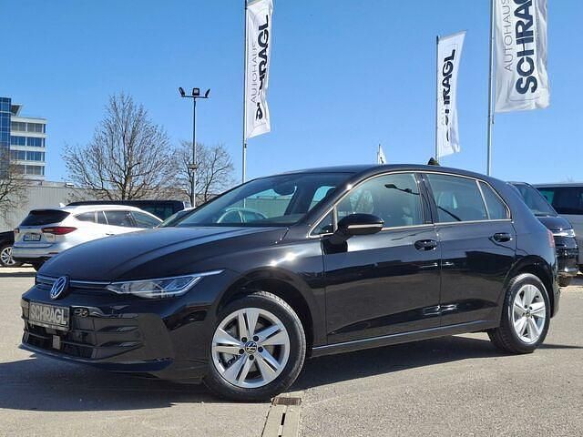 Neu VW Golf VIII Life 116 PS (85 kW) 2025 Grenadillschwarz metallic Kleinwagen