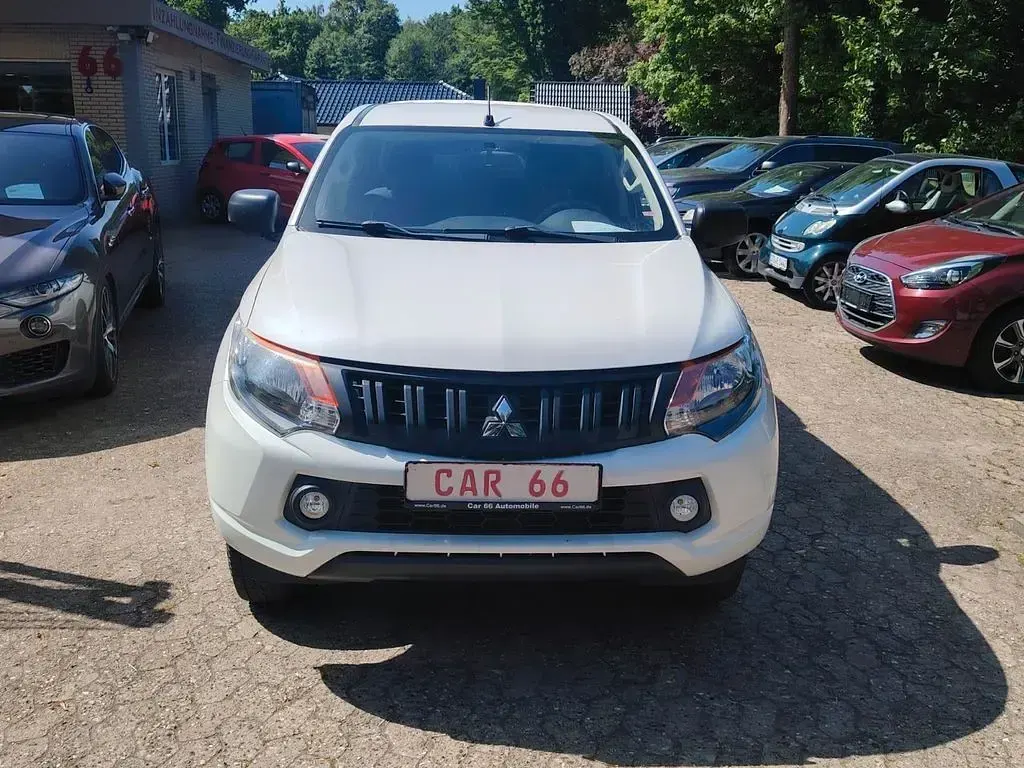 Begagnad Mitsubishi L200 154 HK (113 kW) 2017 Vit Pickup