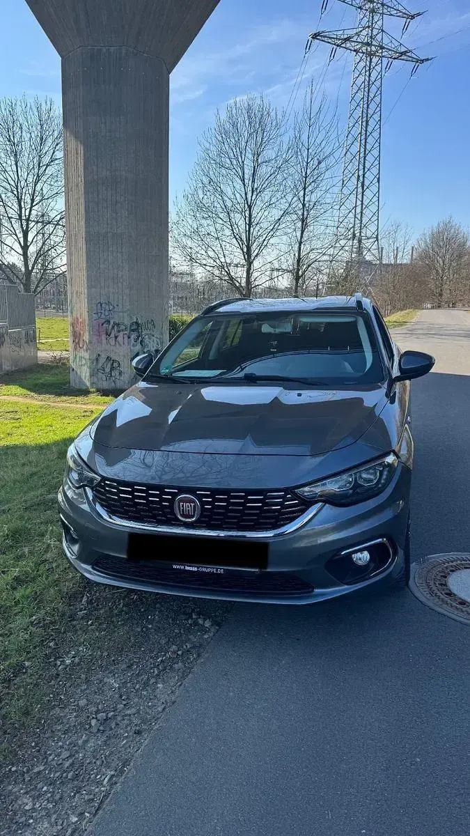 Gebraucht Fiat Tipo Lounge 120 PS (88 kW) 2017 Grau Kombi