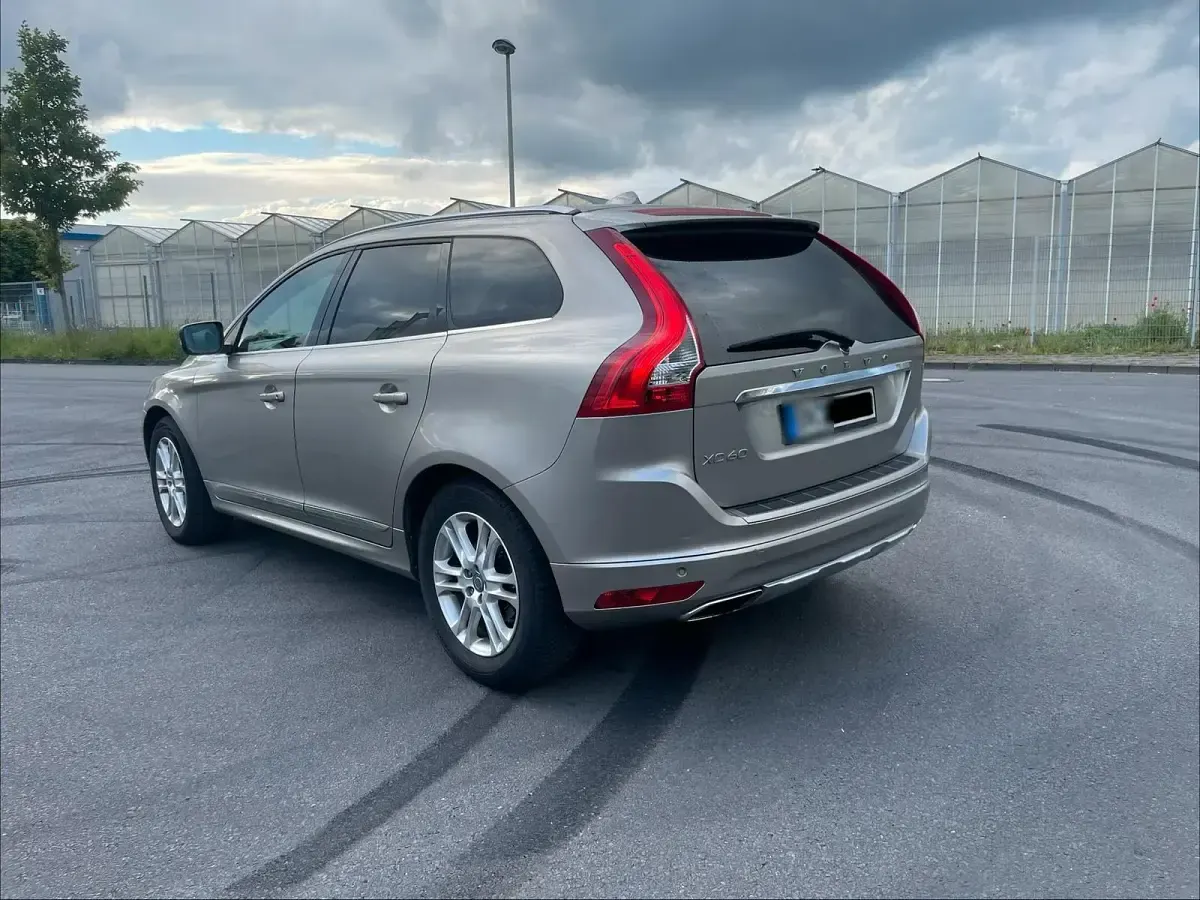 Gebraucht Volvo XC60 181 PS (133 kW) 2014 Beige SUV