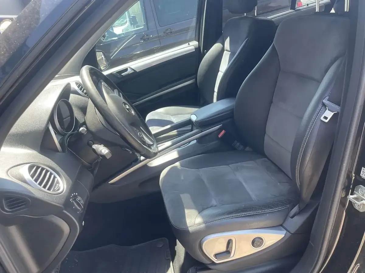 Gebraucht Mercedes ML350 231 PS (169 kW) 2011 Schwarz SUV