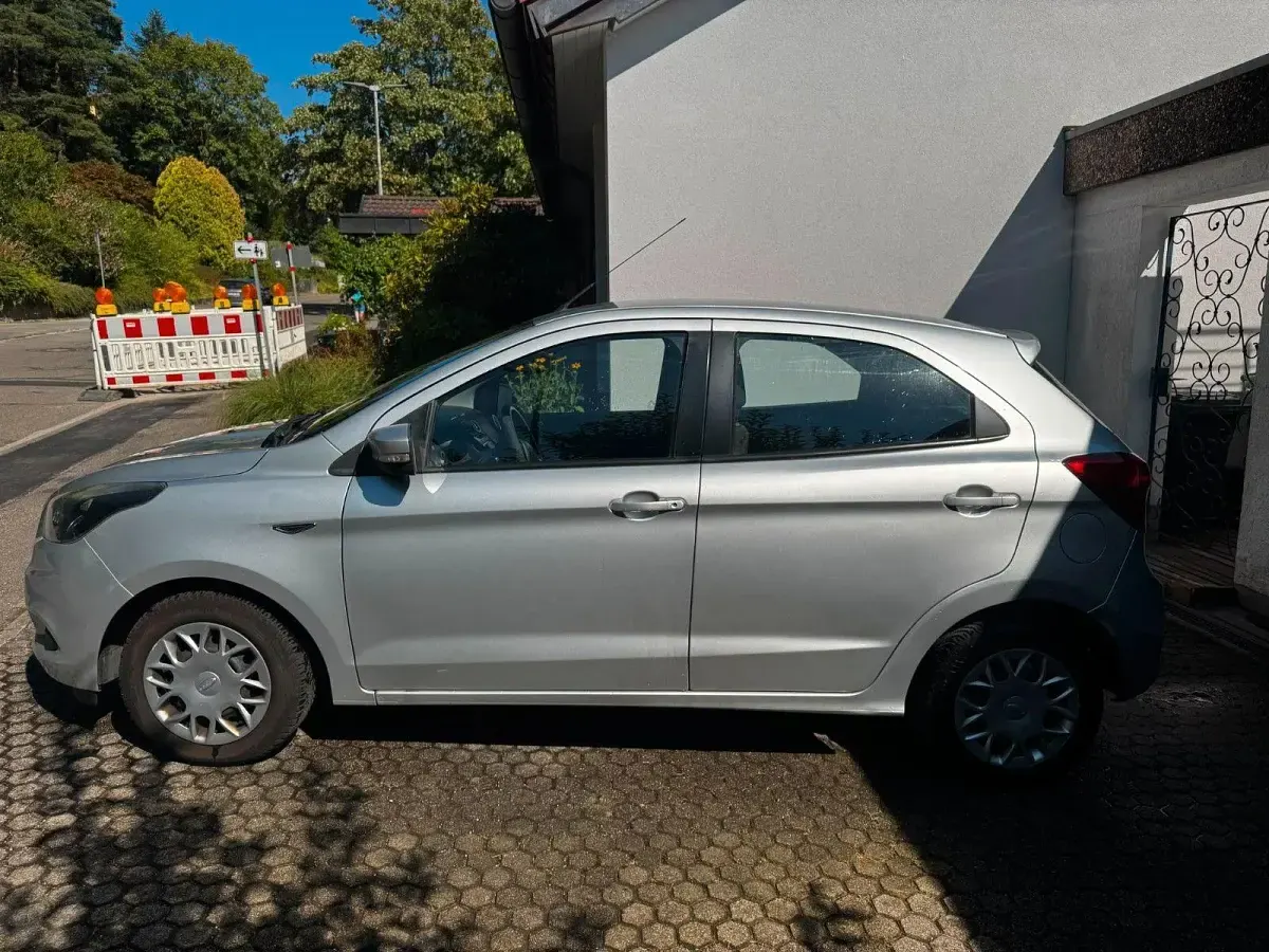 Gebraucht Ford Ka Cool & Sound Edition 86 PS (63 kW) 2018 Silber Limousine