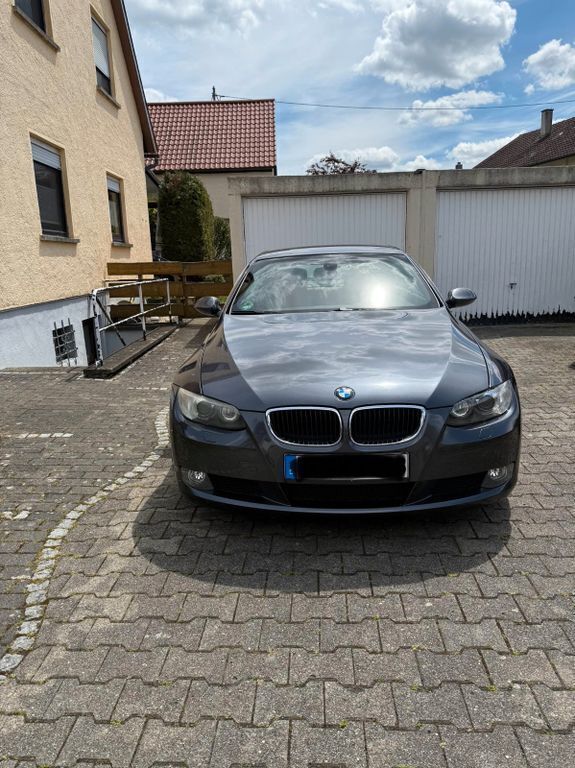 Grau Gebraucht 2008 BMW 320 Cabriolet Cabrio | 10.250 € (Guter Preis) - Bild 1/4