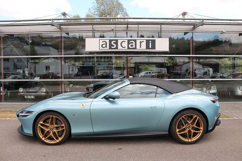 Gebraucht Ferrari Roma 620 PS (456 kW) 2024 Blau Coupé