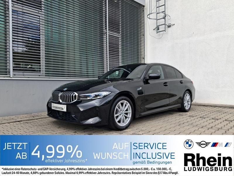 Black sapphire metallic Gebraucht 2024 BMW 320 M Sport Limousine | 42.659 € (Fairer Preis) - Bild 1/4