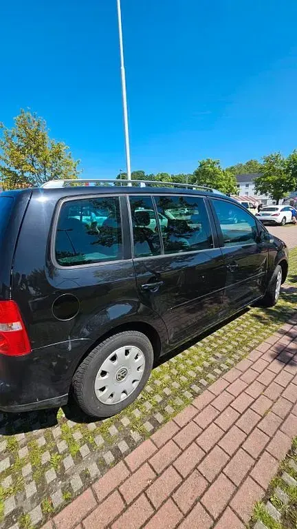Gebraucht VW Touran Trendline 101 PS (74 kW) 2004 Schwarz Van / Kleinbus