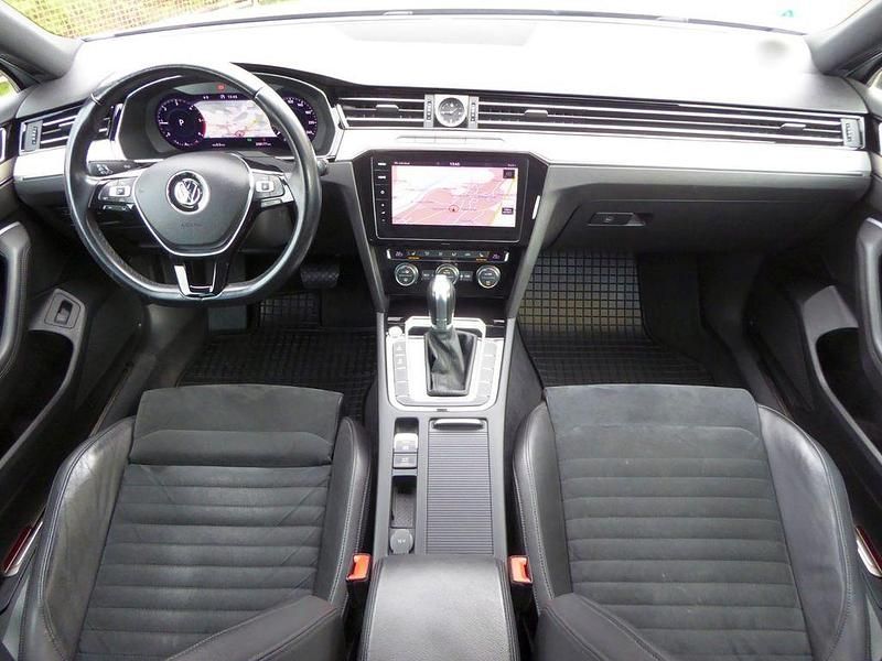 Gebraucht VW Passat R-line 239 PS (175 kW) 2018 Silber Kombi