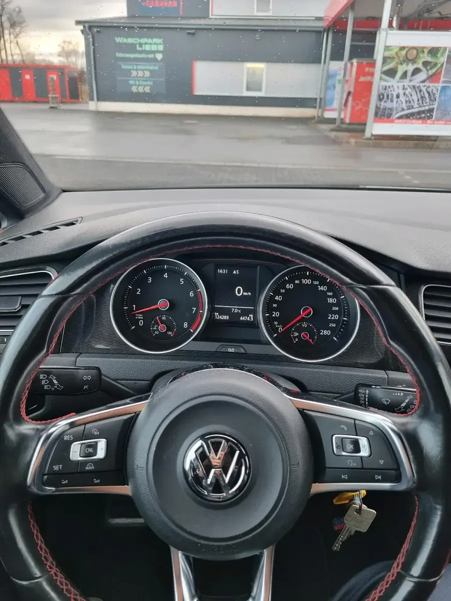 Gebraucht VW Golf VII GTI 220 PS (161 kW) 2014 Grau Limousine