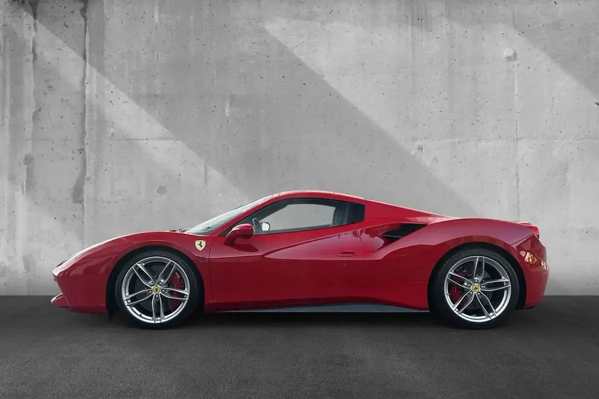 Gebraucht Ferrari 488 669 PS (492 kW) 2018 Rot Cabrio