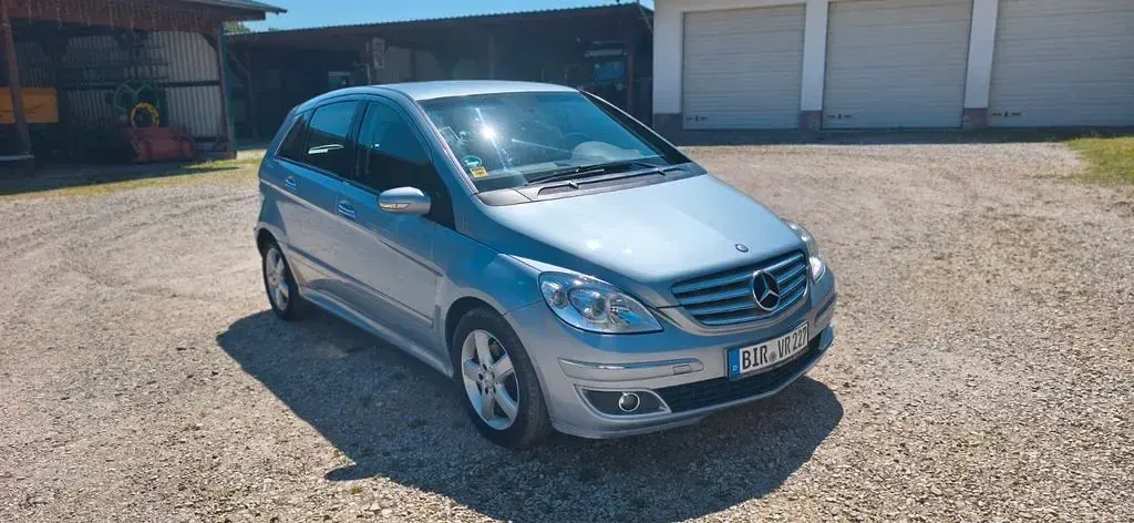 Gebraucht Mercedes B200 140 PS (102 kW) 2005 Silber Van / Kleinbus