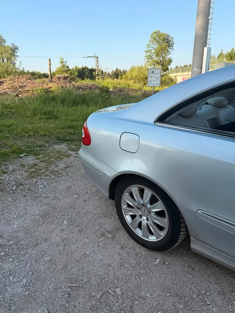 Gebraucht Mercedes CLK200 163 PS (119 kW) 2002 Silber Coupé