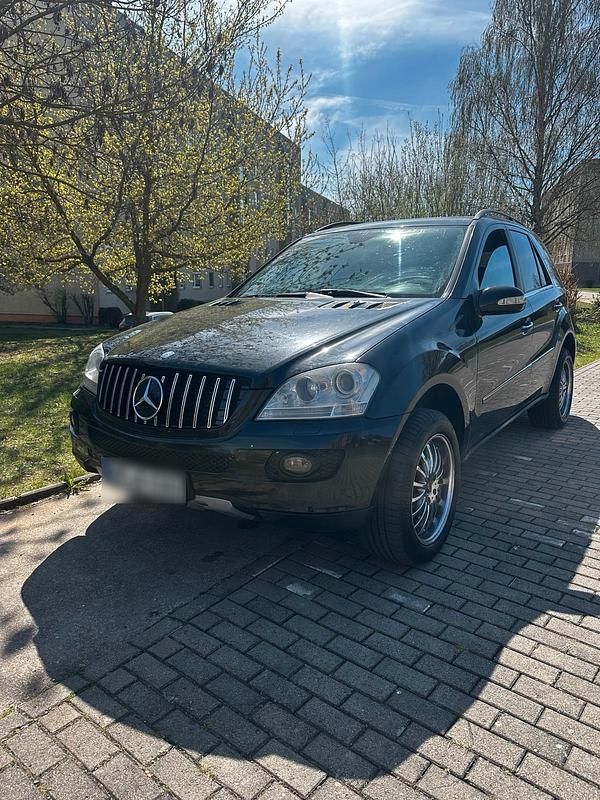 Gebraucht Mercedes ML320 224 PS (164 kW) 2006 Schwarz SUV