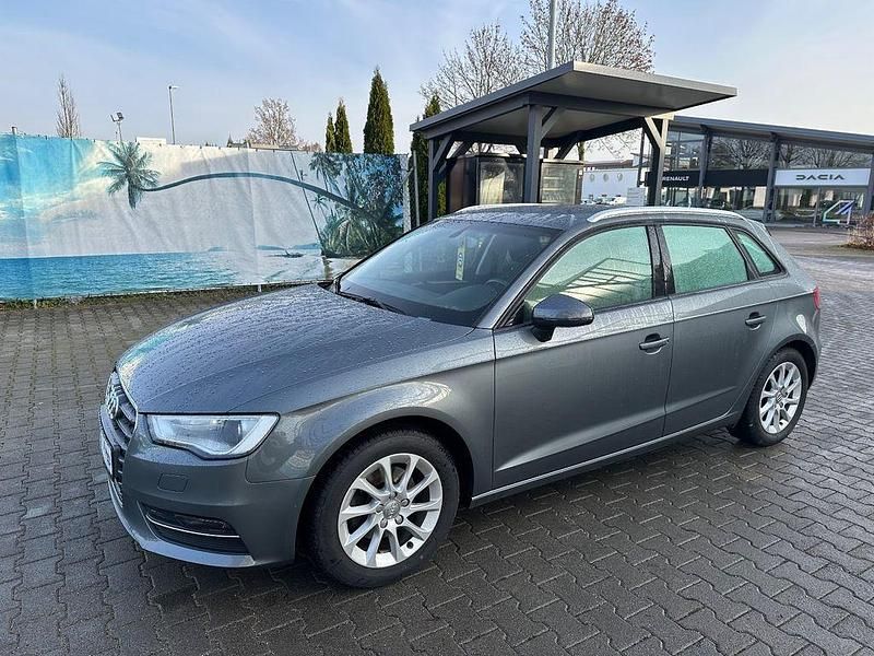 Gebraucht Audi A3 Attraction 110 PS (80 kW) 2015 Grau Limousine