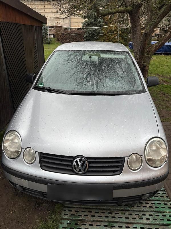 Second-hand VW Polo 75 CP (55 kW) 2003 Argintiu Hatchback