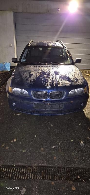 Blau Gebraucht 2004 BMW 320 Kombi | 500 € (Superpreis) - Bild 1/4