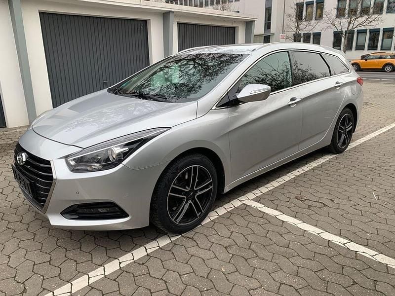 Gebraucht Hyundai i40 Trend 165 PS (121 kW) 2018 Silber Kombi