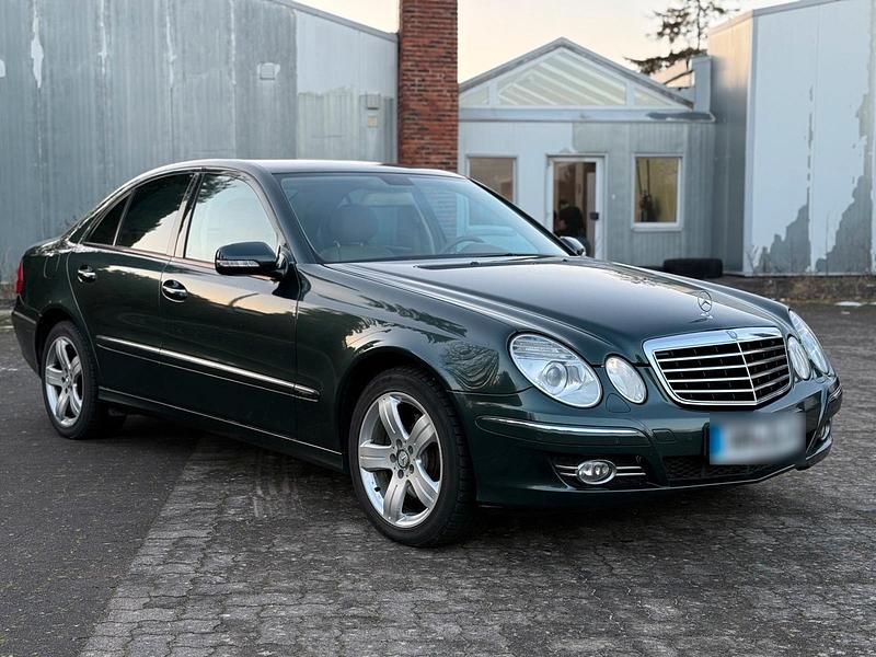 Gebraucht Mercedes E320 Avantgarde 224 PS (164 kW) 2008 Grün Limousine