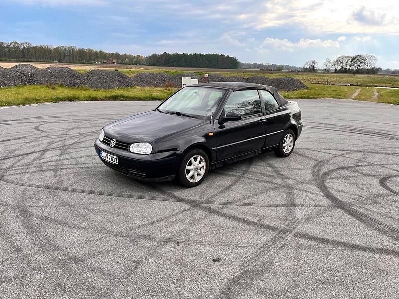 Schwarz Gebraucht 2000 VW Golf Cabriolet Cabrio | 1.300 € (Guter Preis) - Bild 1/4
