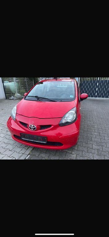 Rot Gebraucht 2008 Toyota Aygo Kleinwagen | 2.198 € (Guter Preis) - Bild 1/4