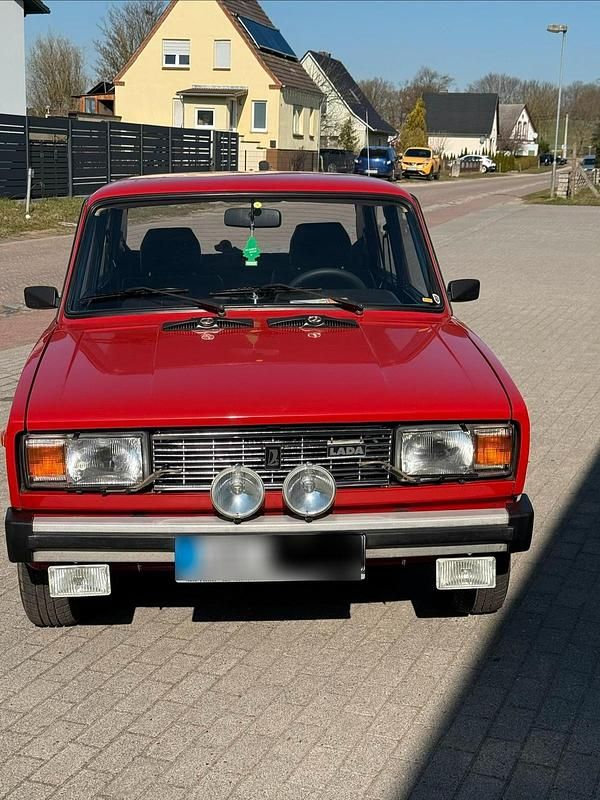 Gebraucht Lada 2105 60 PS (44 kW) 1991 Rot Limousine