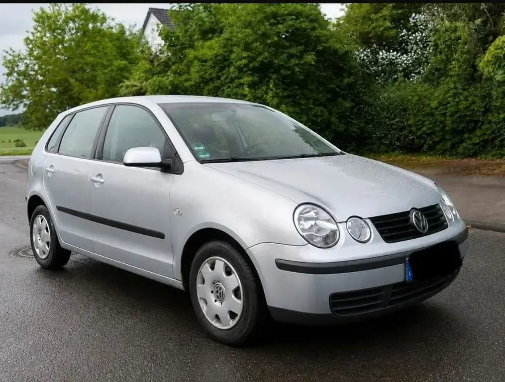Gebraucht VW Polo Basis 65 PS (47 kW) 2003 Silber Limousine