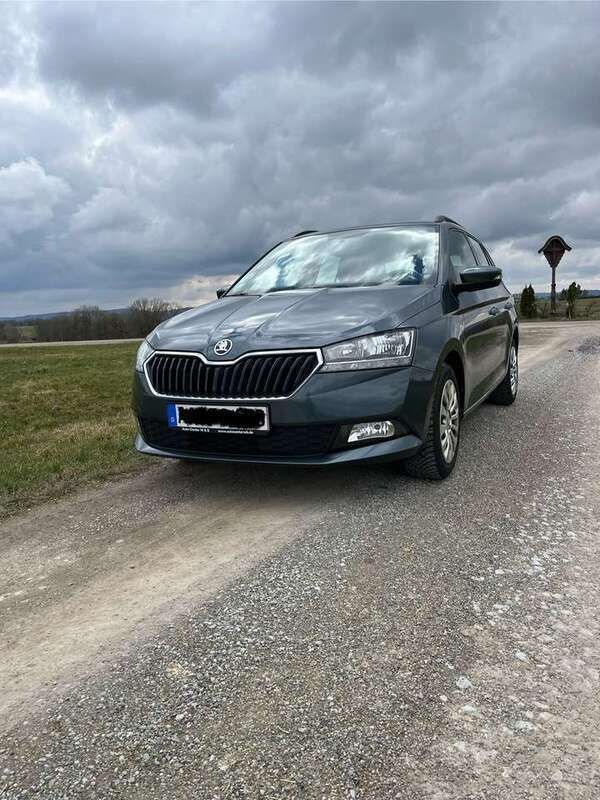 Grau Gebraucht 2020 Skoda Fabia Cool Plus Kombi | 11.900 € (Guter Preis) - Bild 1/4