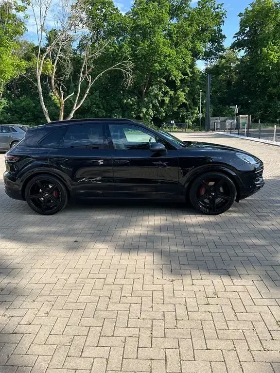 Gebraucht Porsche Cayenne Chrono 441 PS (324 kW) 2018 Schwarz SUV