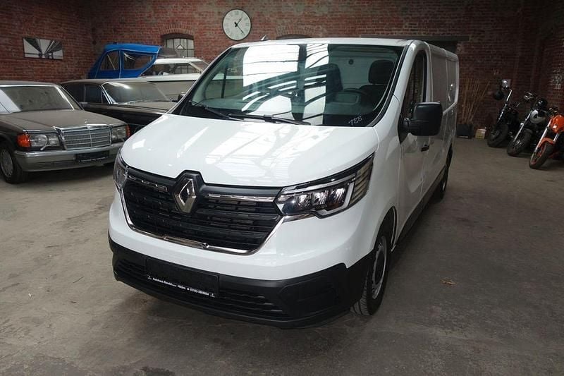 Weiß Gebraucht 2022 Renault Trafic Van | 20.890 € (Guter Preis) - Bild 1/4