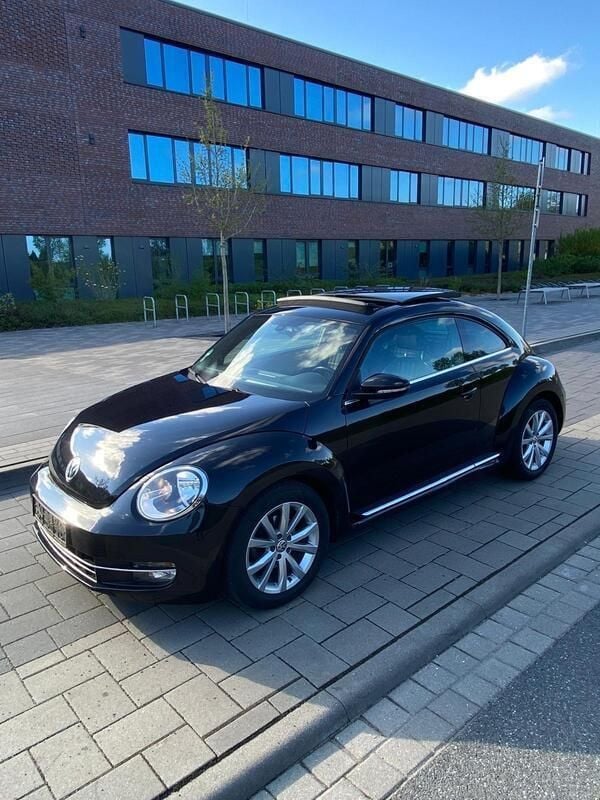Schwarz Gebraucht 2017 VW Beetle CLUB Limousine | 12.750 € (Fairer Preis) - Bild 1/4