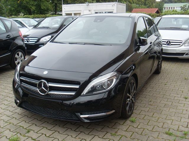 Schwarz metallic Gebraucht 2014 Mercedes B220 Van / Kleinbus | 15.990 € (Guter Preis) - Bild 1/4
