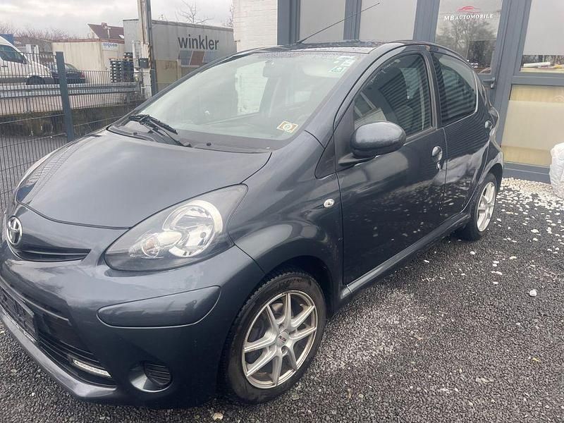 Gebraucht Toyota Aygo Cool 68 PS (50 kW) 2013 Grau Kleinwagen