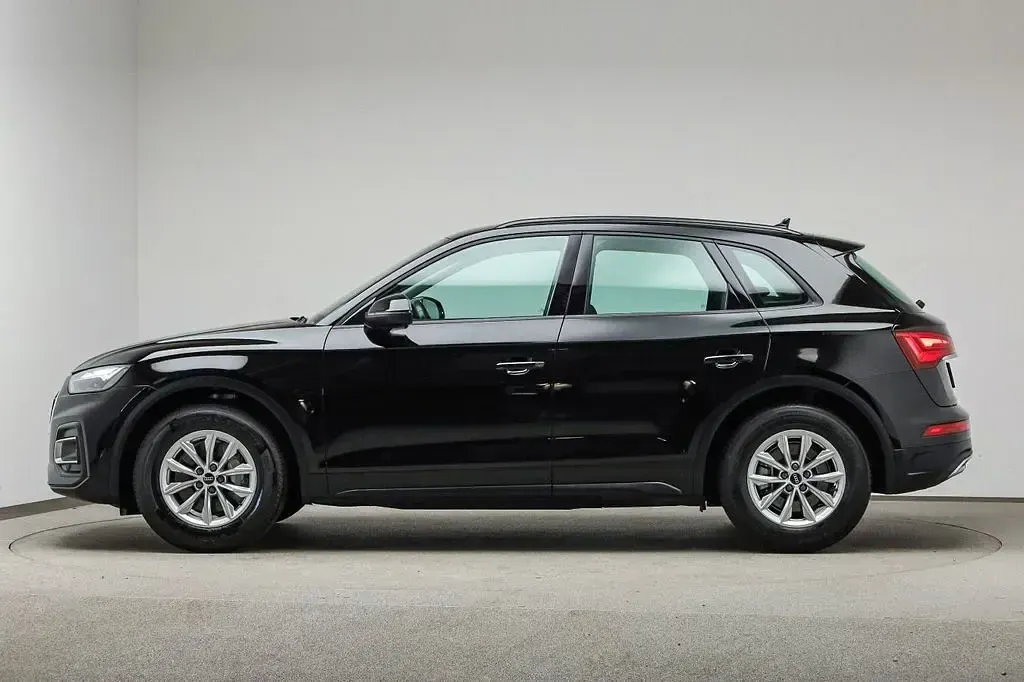 Gebraucht Audi Q5 Ambiente 163 PS (119 kW) 2022 Brillantschwarz (metallic) SUV
