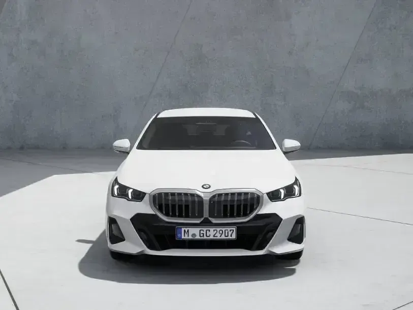 Gebraucht BMW 540 M Sport 286 PS (210 kW) 2025 Weiß Kombi