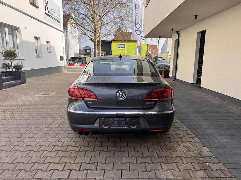 Gebraucht VW Passat Basis 140 PS (102 kW) 2012 Grau Limousine