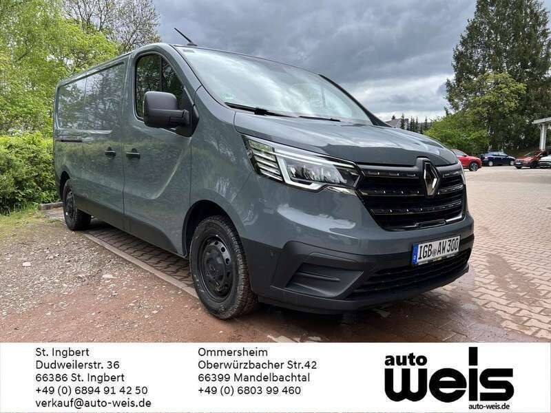 Urban grau Gebraucht 2023 Renault Trafic Van | 30.990 € (Teuer) - Bild 1/4