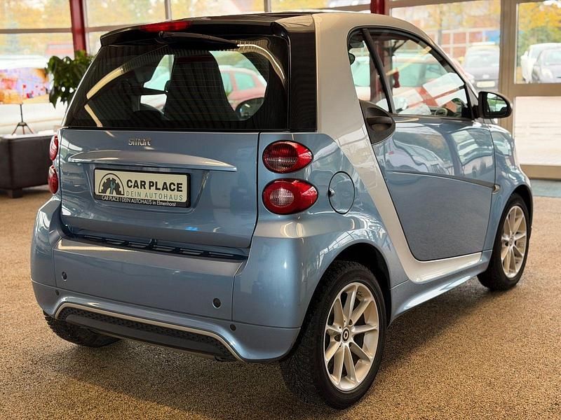 Gebraucht Smart ForTwo Coupé Basis 84 PS (61 kW) 2014 Cool silver Coupé