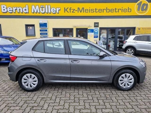 Neu Skoda Fabia 80 PS (58 kW) 2026 Grau Limousine
