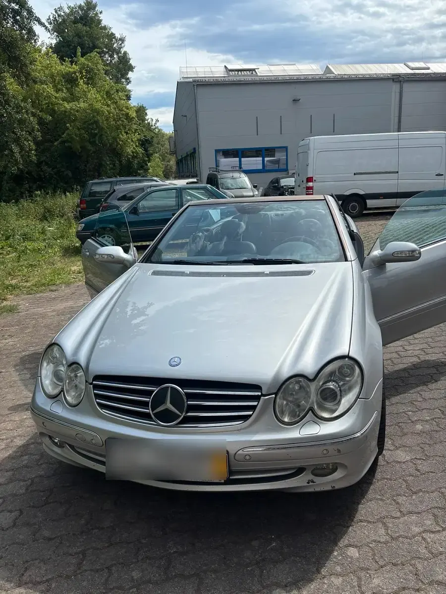 Gebraucht Mercedes CLK500 306 PS (225 kW) 2003 Silber Cabrio