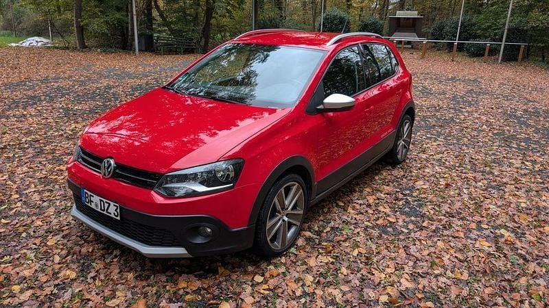 Rot Gebraucht 2012 VW Polo Cross Kleinwagen | 5.000 € (Guter Preis) - Bild 1/4