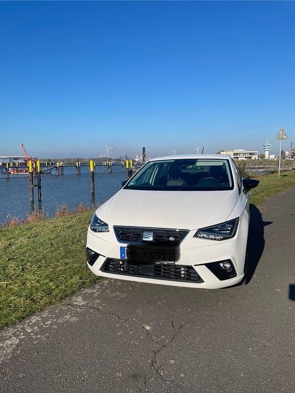Weiß Gebraucht 2017 Seat Ibiza FR Kleinwagen | 13.200 € (Fairer Preis) - Bild 1/4