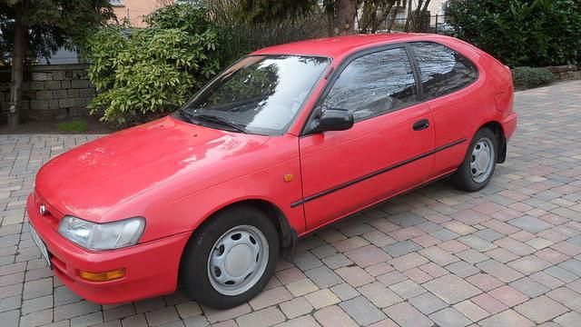 Gebraucht Toyota Corolla 75 PS (55 kW) 1995 Rot Limousine