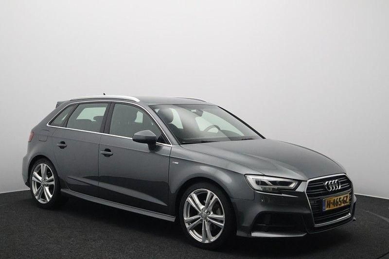 Gebraucht Audi A3 S-Line 116 PS (85 kW) 2020 Grau Limousine